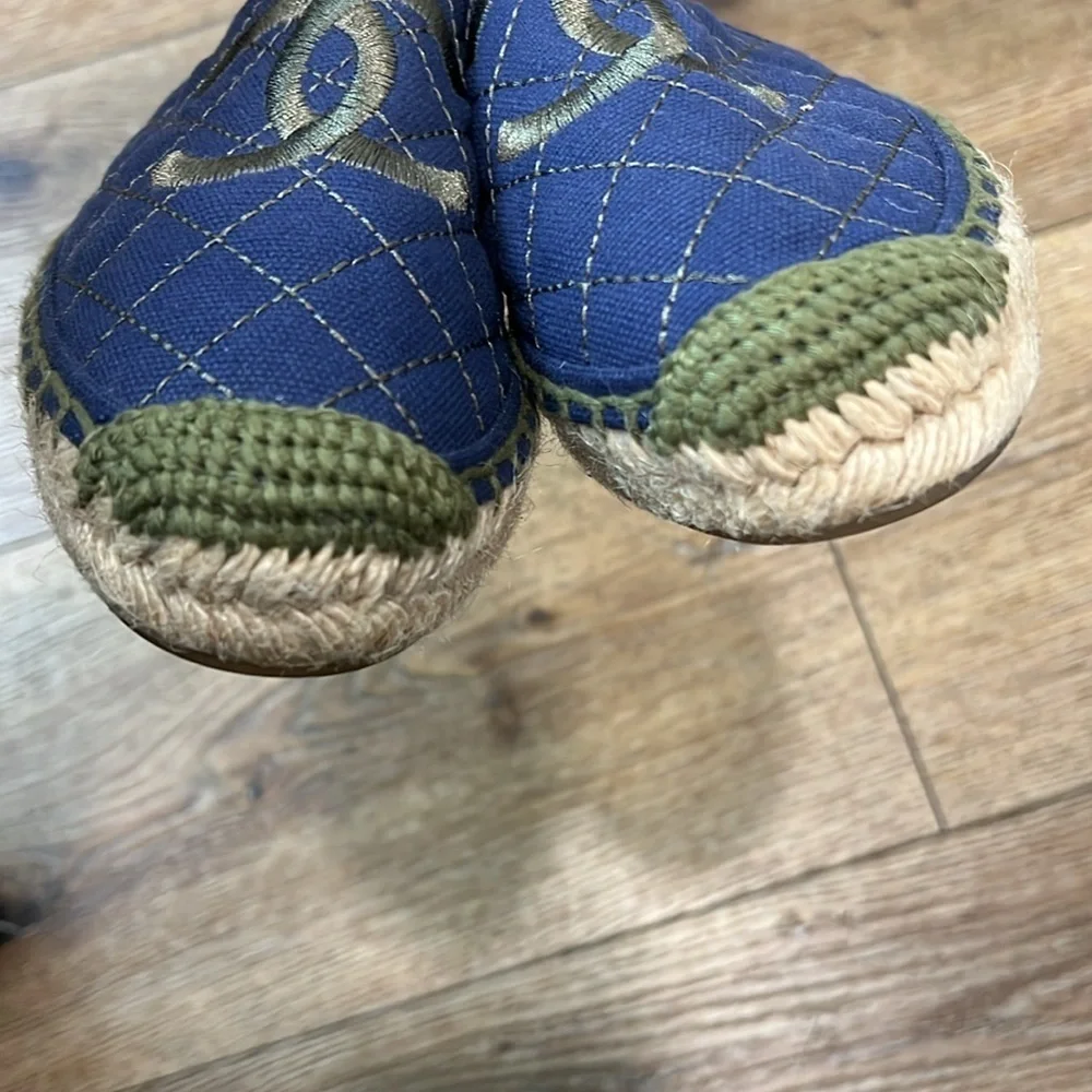 Authentic Chanel Navy & Green Embroidered Quilted Espadrilles Size 37/6